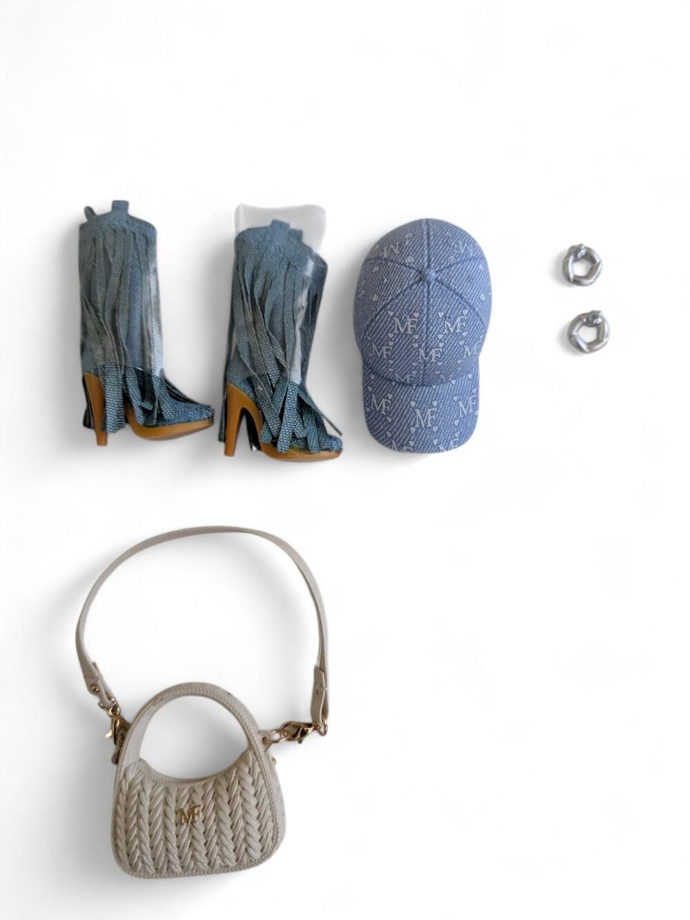 Zuru Mini Brands Fashion Series 4 Denim Fringe Boots Beige Handbag Earrings Hat